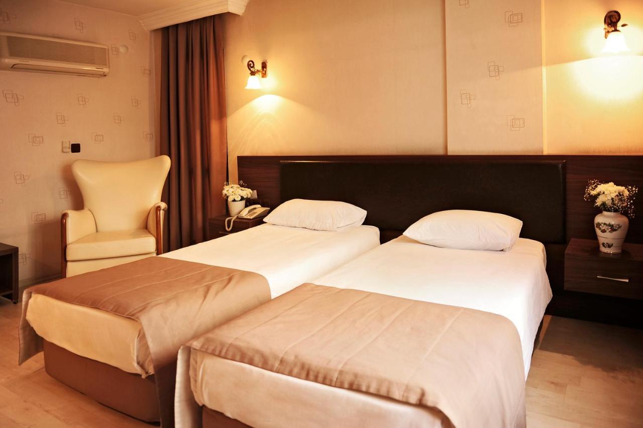 Uestuen Hotel Alsancak Izmir Zewnętrze zdjęcie