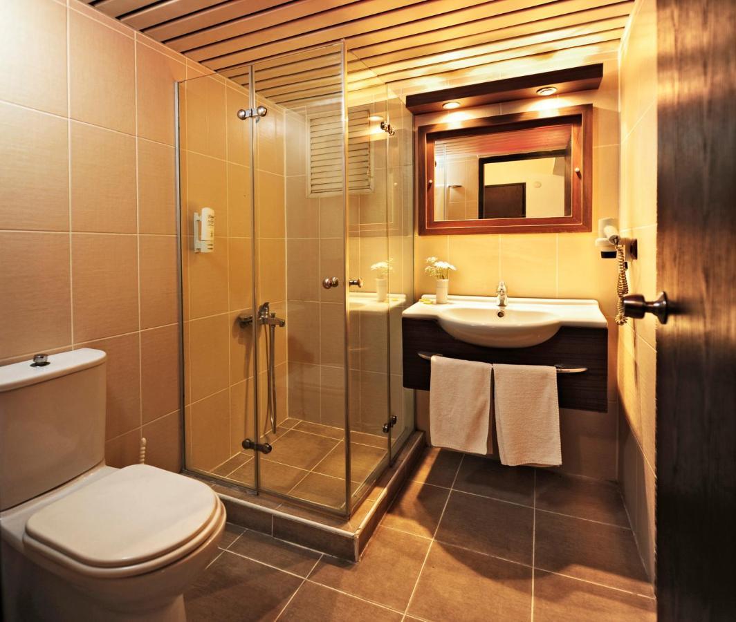 Uestuen Hotel Alsancak Izmir Zewnętrze zdjęcie