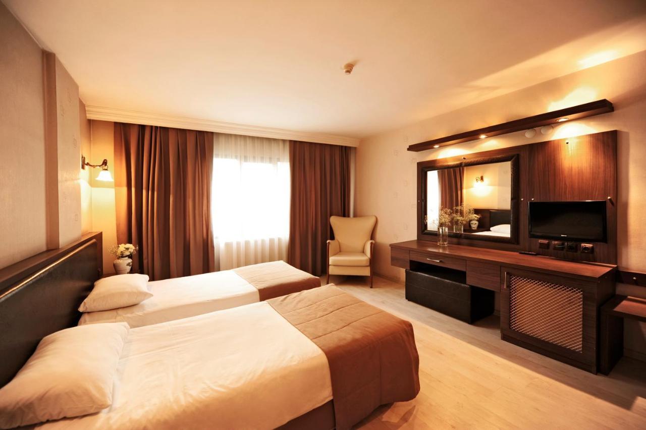 Uestuen Hotel Alsancak Izmir Zewnętrze zdjęcie