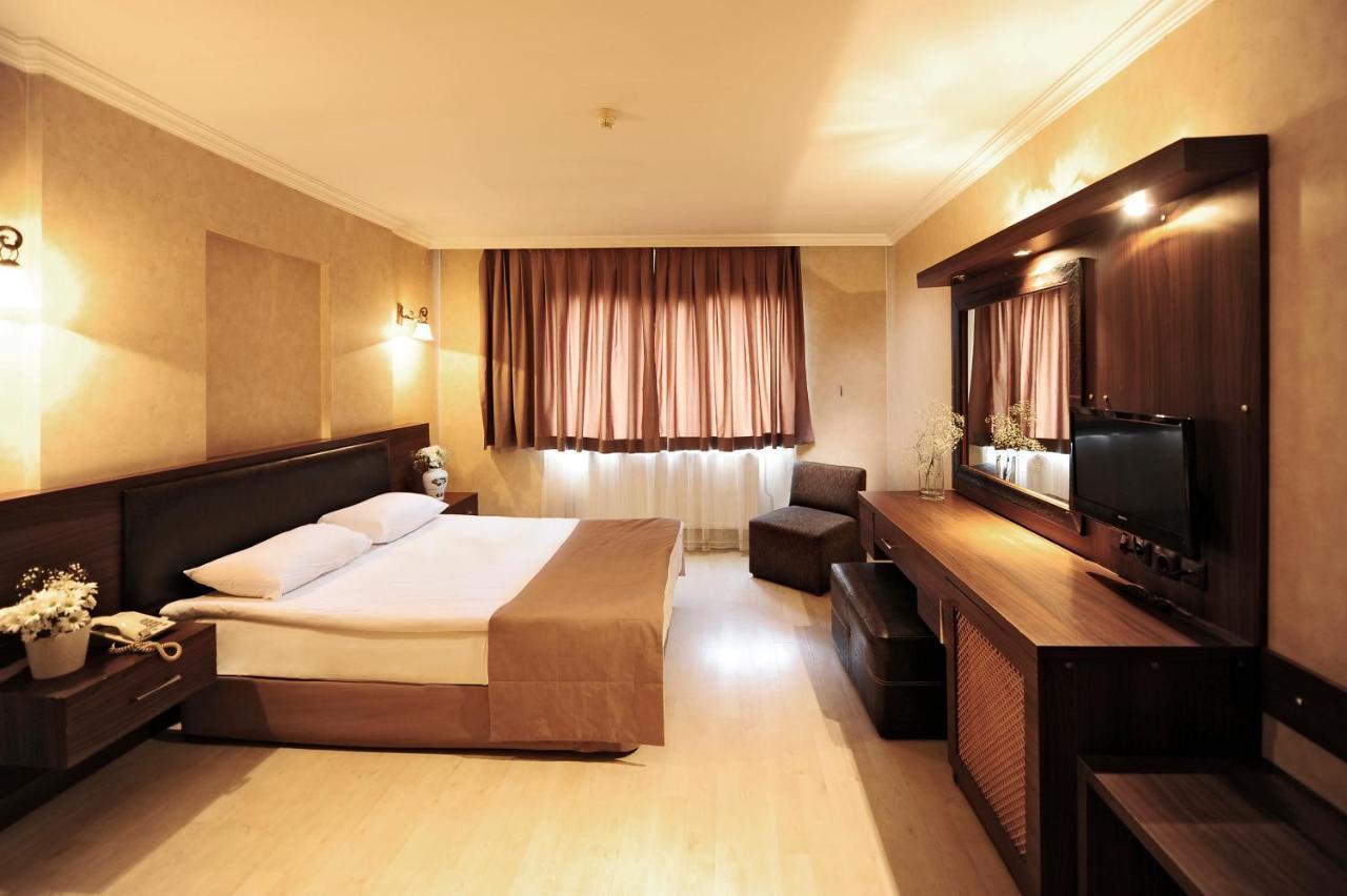 Uestuen Hotel Alsancak Izmir Zewnętrze zdjęcie