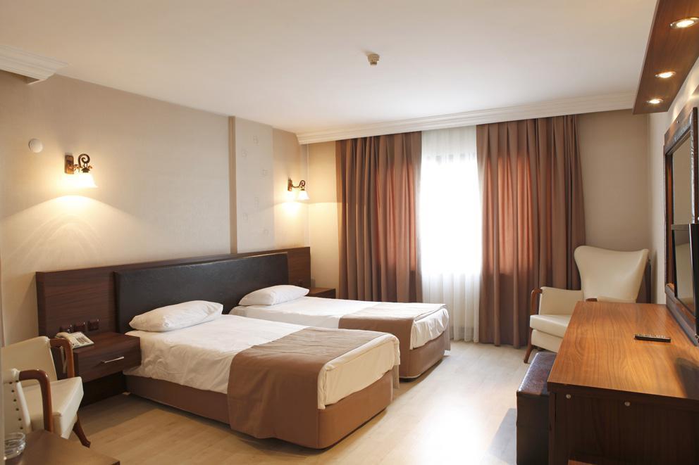 Uestuen Hotel Alsancak Izmir Zewnętrze zdjęcie