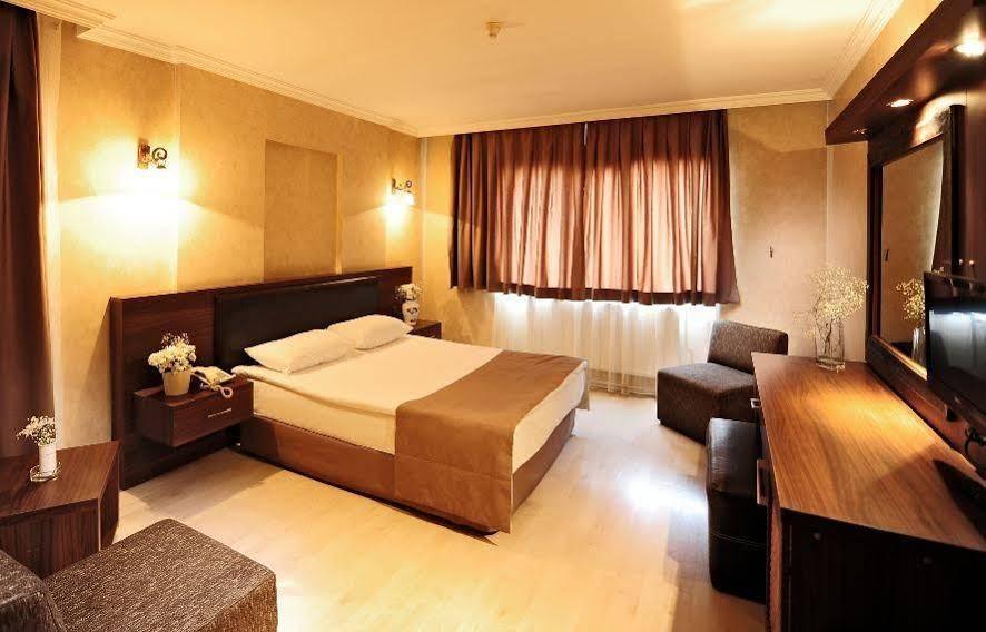 Uestuen Hotel Alsancak Izmir Zewnętrze zdjęcie